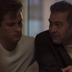 Los misterios a resolver en la temporada 2 de Luis Miguel, la serie