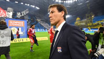 Lyon's French coach Rudi Garcia looks on prior to the French L1 football match between Olympique de Marseille (OM) and Olympique Lyonnais (OL) on November 10, 2019 at the Orange Velodrome stadium in Marseille, southeastern France. (Photo by Sylvain T