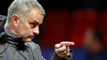 Mourinho calienta el derbi: "Un poco de viento y se caen"