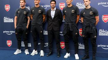 LONDON, ENGLAND - AUGUST 02: Emile Smith Rowe, Ben White, Mikel Arteta, Takehiro Tomiyasu and Kieran Tierney attend the "All Or Nothing: Arsenal" Global Premiere at Islington Assembly Hall on August 02, 2022 in London, England. (Photo by Lia Toby/Getty Images)