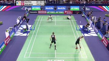 ¡Esta defensa le costó la rodilla! Un punto increíble