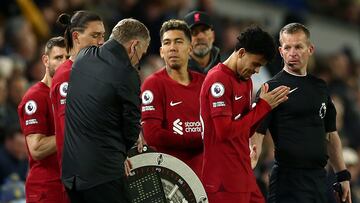 Luis Díaz entra 10 minutos ante Leeds United. Vuelve a jugar luego de 6 meses.