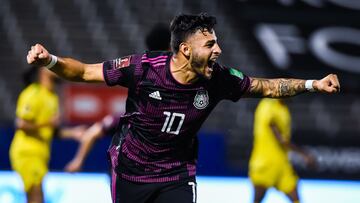 Tres mexicanos en el once ideal de Concacaf