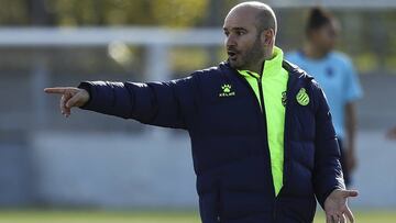 11/12/19 FUTBOL FEMENINO
 Jordi Ferr&oacute;n, entrenador del Femenino A del Espanyol.