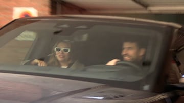 Gerard Piqué y Clara Chía salen de casa del exfutbolista, a 02 de febrero de 2023, en Barcelona.