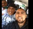 Arturo Vidal mostró su alegre trayecto hacia el aeropuerto