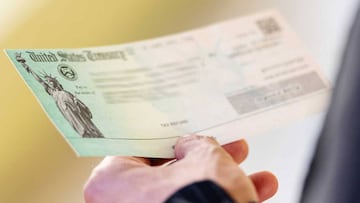 Sin duda alguna, mucha gente sigue esperando de manera impaciente la llegada de su cheque de est&iacute;mulo econ&oacute;mico. Te decimos por qu&eacute; no ha llegado.