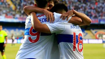 Futbol, Universidad Catolica vs Curico Unido.
Fecha 2, campeonato Nacional 2023.
El jugador de Universidad Catolica Alexander Aravena celebra su gol contra Curico Unido durante el partido de primera division realizado en el estadio Ester Roa en Concepcion, Chile.
28/01/2023
Marco Vasquez/Photosport
Football, Universidad Catolica vs Curico Unido.
2nd turn, 2023 National Championship.
Universidad Catolica's player Alexander Aravena, Celebrate your goal against Curico Unido during the first division match at theEster Roa in Concepcion, Chile.
28/01/2023
Marco Vasquez/Photosport