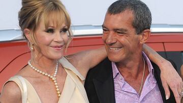 Melanie Griffith felicita a Antonio Banderas mientras medios le describen como "de color"