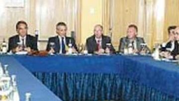 <b>GERARDO, CON LOS EQUIPOS DE MADRID. </b>Gerardo González se reunió con los equipos de Madrid para explicarles su proyecto.