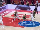 La acción que aplaude España: ¡le escondió el balón al rival!