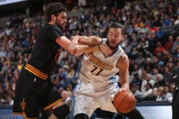 Joffrey Lauvergne y Kevin Love.