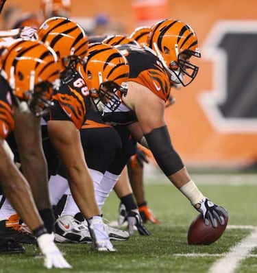 LECCIONES DE FOOTBALL: fundamentos de la línea ofensiva y protección de pase