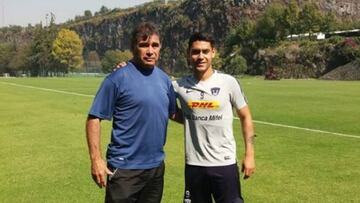 Felipe Mora lleva a su entrenador juvenil a la cantera de CU