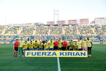 Los futbolistas de ambos equipos compartieron camiseta y mensaje comn para apoyar a Kirian Rodrguez. 