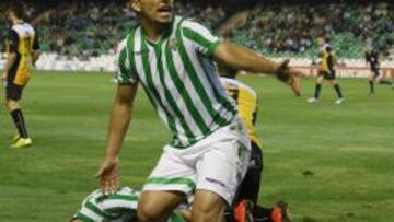 Lorenzo Reyes fue titular en la clasificación del Betis por Copa del Rey.