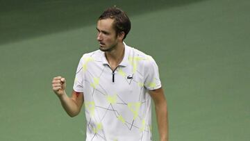 Daniil Medvedev cierra el puño en el US Open.
