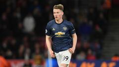 McTominay signs new Manchester United contract