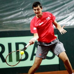 Massú convoca a Tomás Barrios ante Argentina por Copa Davis