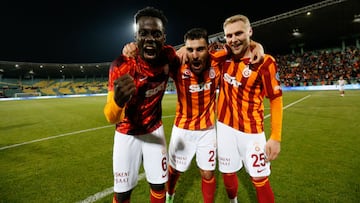 SANLIURFA, TURKEY - APRIL 7: Davinson Sánchez, Victor Nelsson and Kaan Ayhan of Galatasaray during the Turkish Super Cup match between Galatasaray and Fenerbahce at 11 Nisan Stadium on April 7, 2024 in Sanliurfa, Turkey. The yellow-dark blue team withdrew from the field in the Super Cup final, which pitted Galatasaray against Fenerbahçe. While the yellow-red team took the lead with Icardi's goal in the 1st minute, the Fenerbahçe team left the field without a kickoff with a signal from the sidelines.(Photo by Murat Akbas/ dia images via Getty Images)