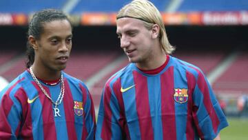 Maxi L&oacute;pez y Ronaldinho, en una presentaci&oacute;n con el Bar&ccedil;a.