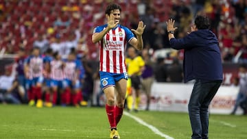 “Pollo” Briseño, de la cancha al hospital, para ver nacer a su hija