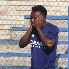 James se ejercita al margen y es baja definitiva ante el Numancia