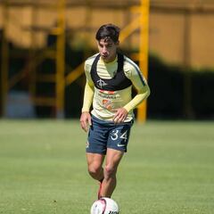 Diego Lainez le gana la titularidad a Renato Ibarra