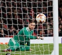 Donnarumma supera las de De Gea y Courtois: cantada de espanto
