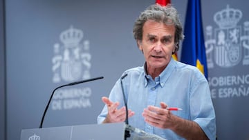 GRAF3453. MADRID, 06/07/2020.- El director del Centro de Coordinaci&oacute;n de Alertas y Emergencias Sanitarias, Fernando Sim&oacute;n, informa este lunes en rueda de prensa de la evoluci&oacute;n de la COVID-19 desde la sede del Ministerio de Sanidad en