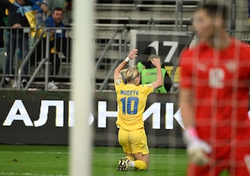 Mudryk celebra el gol que da la victoria ante Islandia y la clasificación para la Eurocopa.