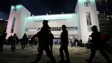 Futbol, Colo Colo vs Boca Juniors.
Fase de grupos, Copa Libertadores 2023.
Seguridad previo al partido del grupo F de la Copa Libertadores entre Colo Colo contra Boca Juniors realizado en el estadio Monumental de Santiago, Chile.
03/05/2023
Jonnathan Oyarzun/Photosport
Football, Colo Colo vs Boca Juniors.
2023 Copa Libertadores Championship.
Security before the group F match of the Copa Libertadores Championship between Colo Colo against Boca Juniors at the Monumental stadium in Santiago, Chile.
03/05/2023
Jonnathan Oyarzun/Photosport