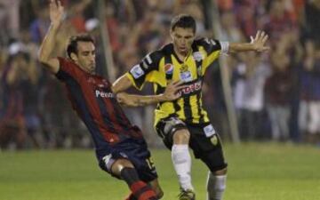 Julio Gutiérrez se dio el lujo de anotarle dos goles a Colo Colo jugando por Deportivo Táchira en la Copa del 2011.