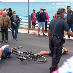 Una valla movida por el viento del helicóptero causó una caída