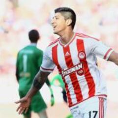 Alan Pulido jugó de titular y respondió con un gol