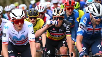 ALTSASU, SPAIN - APRIL 03: Remco Evenepoel of Belgium and Team Soudal Quick-Step rides whilst drinking during the 63rd Itzulia Basque Country 2024, Stage 3 a 190.9km stage from Ezpeleta to Altsasu 526m / #UCIWT / on April 03, 2024 in Altsasu, Spain. (Photo by Tim de Waele/Getty Images)