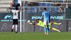 Germ&aacute;n le par&oacute; este penalti a Pedro Le&oacute;n.