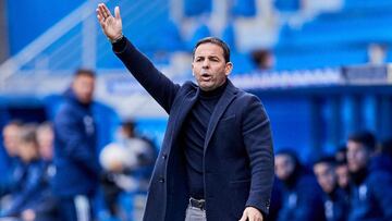 Javier Calleja ante el Celta.