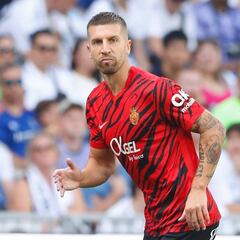 Nastasic oposita con fuerza para ser el último central del Leganés