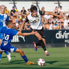 Principio de acuerdo con el Valencia por Javi Guerra