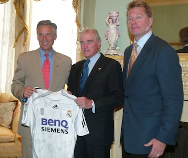 De Stern, Malone, Riley, Ewing y Soros al Espanyol y NBA Europe