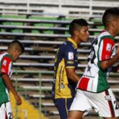Palestino aguantó con uno menos y venció a San Felipe