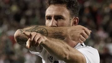 Layún, jugador del Sevilla, anotó un gol con México.