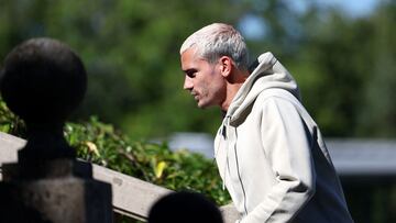 Antoine Griezmann en su llegada a Clairefontaine.