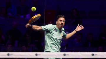 Paquito Navarro en su cruzado con Tapia.