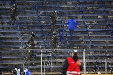 En el duelo contra Flamengo debió intervenir Carabineros. 