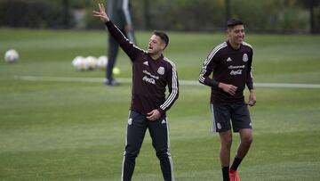 Chicharito pide entre bromas VAR en entrenamiento del Tri