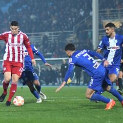 James baja el nivel y cuestionan desempeño de Olympiacos