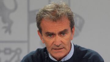 GRAF5735. MADRID, 05/10/2020.- El director del Centro de Coordinación de Alertas y Emergencias Sanitarias del Ministerio de Sanidad, Fernando Simón, durante la rueda de prensa ofrecida este lunes para ofrecer las últimas informaciones acerca de la pandemia del coronavirus. EFE/Fernando Alvarado