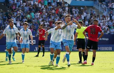 Aprobados y suspensos del M¨¢laga: Dioni anota otro gol de oro